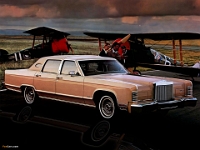 Lincoln-Continental-Town-Car